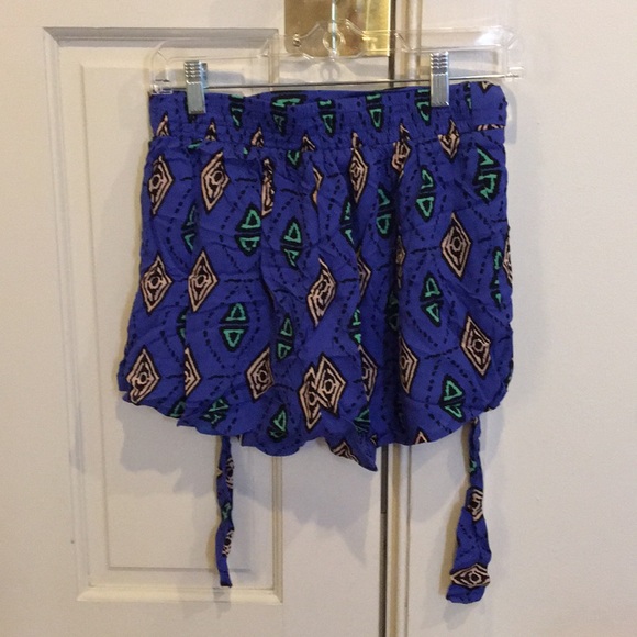 Ana Be front-tie shorts, size M - Picture 4 of 4
